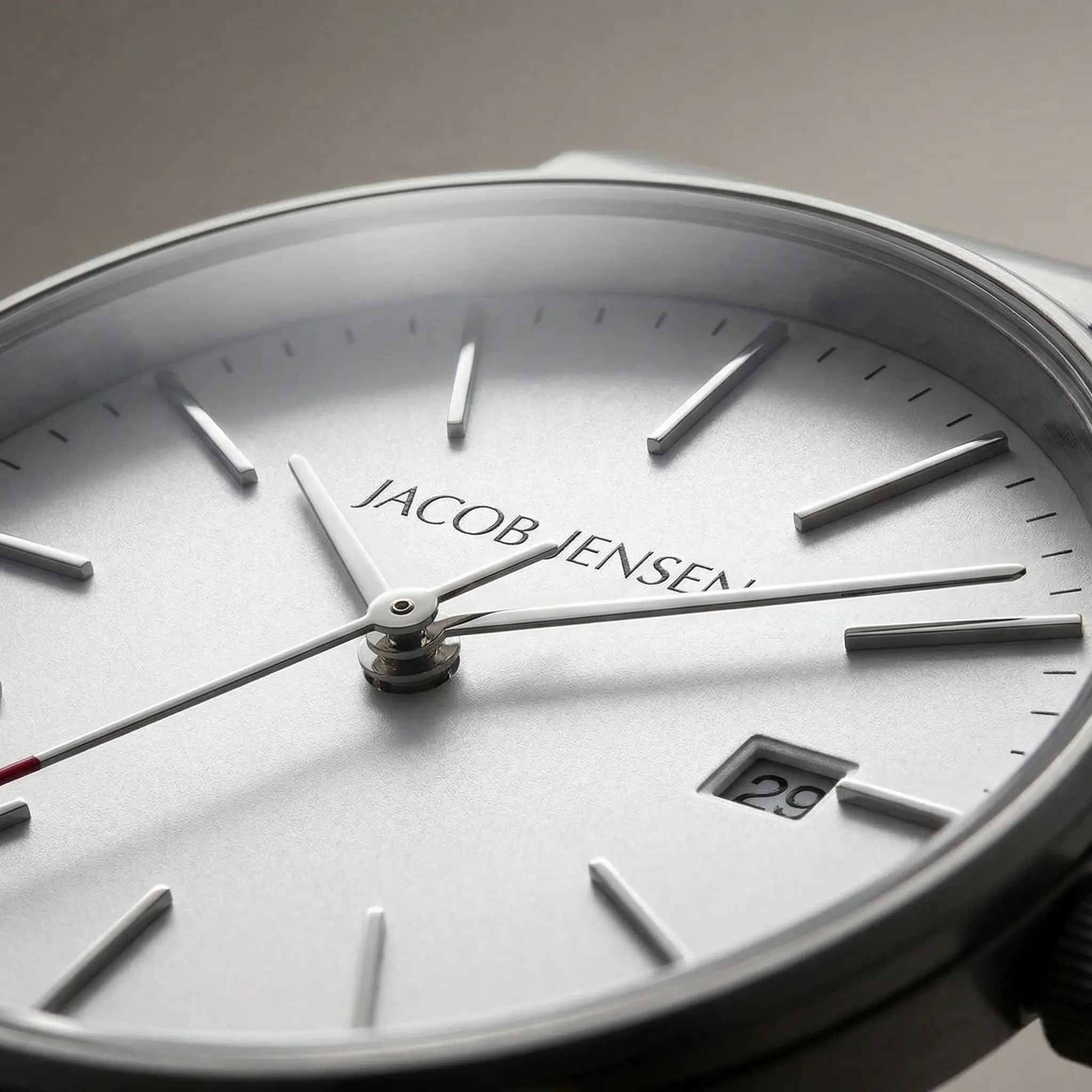 Jacob Jensen Herren Uhr 37 mm – Titan & Saphirglas | ChronoWert – Bild 2